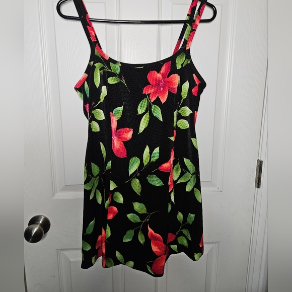 Longitude Women's Floral One Piece Swimsuit Size 16W - Picture 1 of 8
